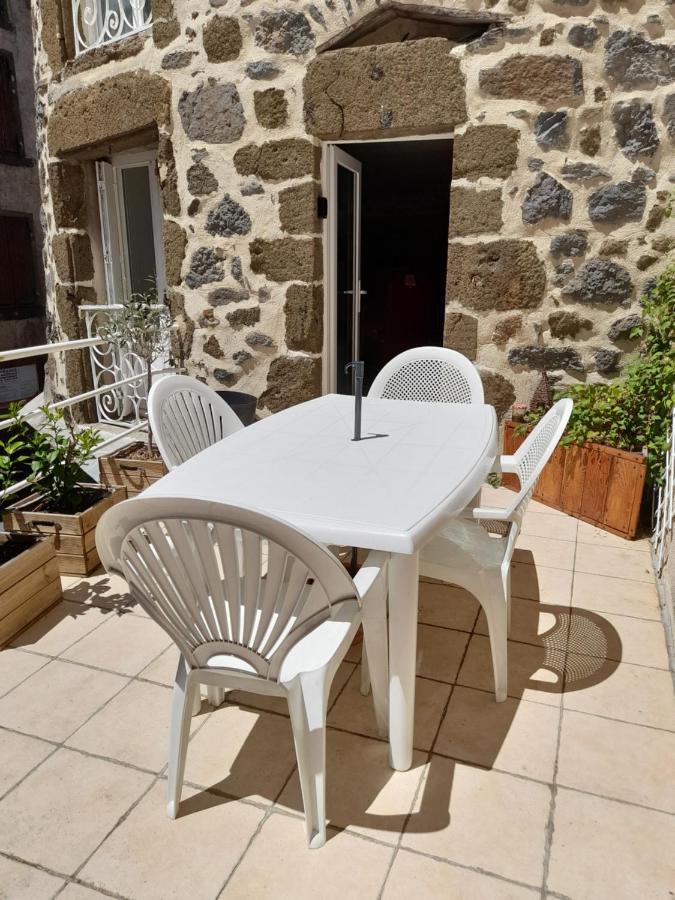 Apartament Tour Medievale De L'An Mille Loudes Zewnętrze zdjęcie